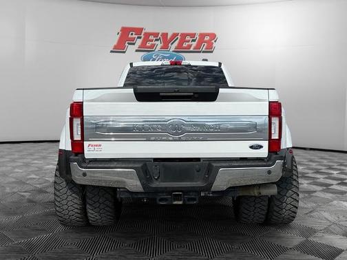 STAR WHITE 2022 Ford F-350 KING RANCH