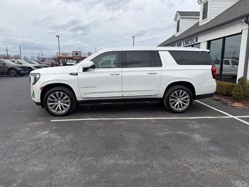 2022 GMC Yukon XL SLT