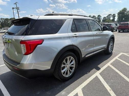 ICONIC SILVER METALLIC 2020 Ford Explorer XLT
