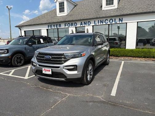 ICONIC SILVER METALLIC 2020 Ford Explorer XLT