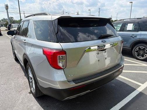 ICONIC SILVER METALLIC 2020 Ford Explorer XLT