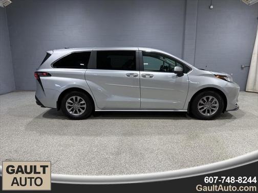 2023 Toyota Sienna XLE 7 Passenger