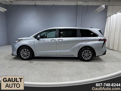 2023 Toyota Sienna XLE 7 Passenger