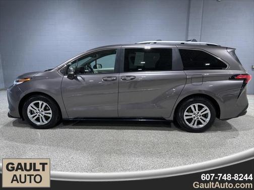 2022 Toyota Sienna Platinum 7 Passenger