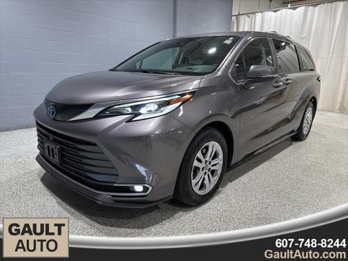 2022 Toyota Sienna Platinum 7 Passenger