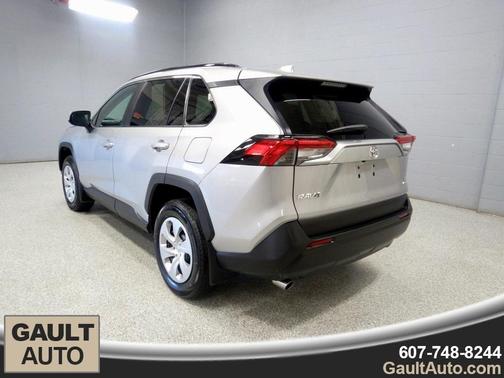Photo 4 of 27 of 2019 Toyota RAV4 LE