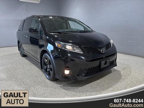 2020 Toyota Sienna SE