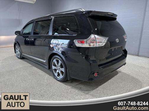 2018 Toyota Sienna SE Premium