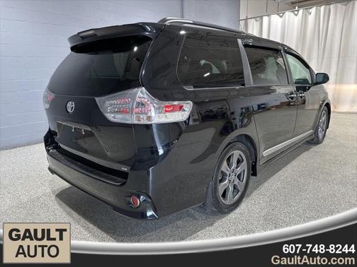 2018 Toyota Sienna SE Premium