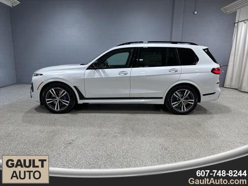 2025 BMW X7 M60i