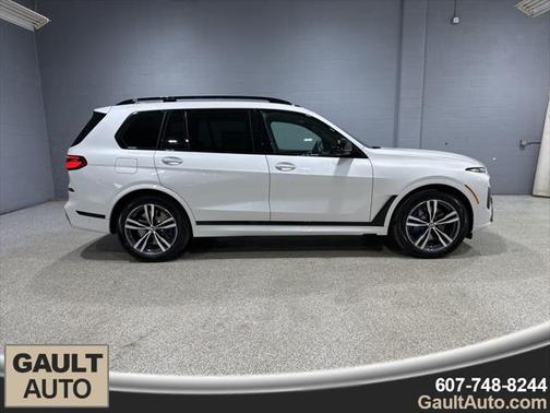 2025 BMW X7 M60i