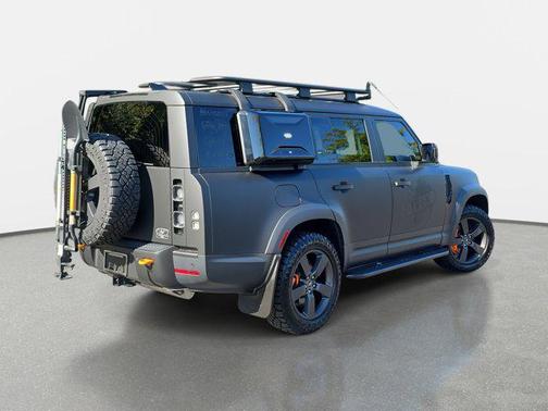 2023 Land Rover Defender 130 SE