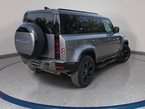 Eiger Grey Metallic 2024 Land Rover Defender 110 P400 X-Dynamic SE