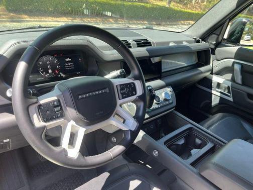 Eiger Grey Metallic 2024 Land Rover Defender 110 P400 X-Dynamic SE