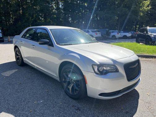 2023 Chrysler 300 Touring