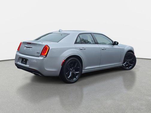 2023 Chrysler 300 Touring