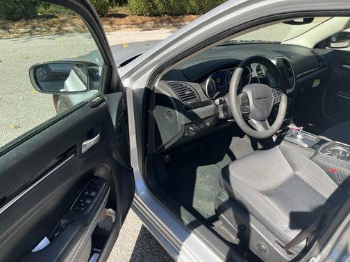 2023 Chrysler 300 Touring