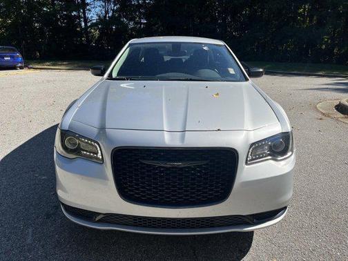 2023 Chrysler 300 Touring