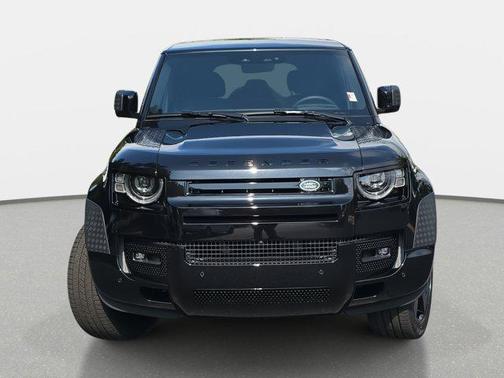 2025 Land Rover Defender 110 V8