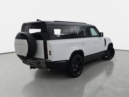 2025 Land Rover Defender 130 P400 X-Dynamic SE