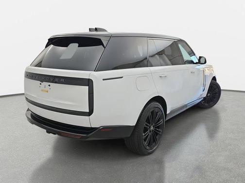 2025 Land Rover Range Rover P530 SE 7 Seat