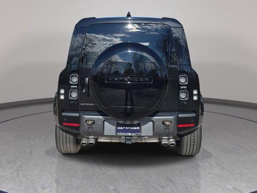 2024 Land Rover Defender 110 V8