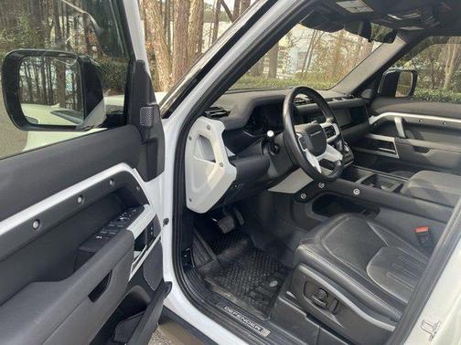 2022 Land Rover Defender 110 X-Dynamic SE