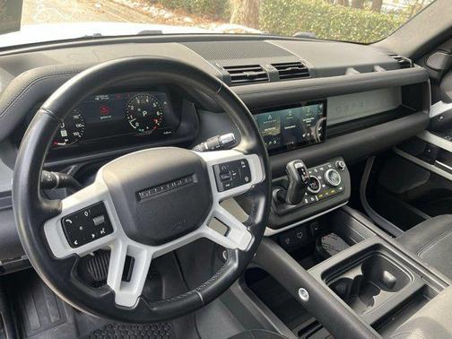 2022 Land Rover Defender 110 X-Dynamic SE