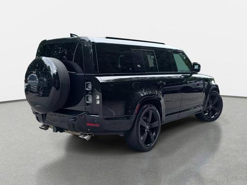 2024 Land Rover Defender V8