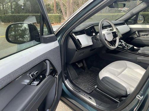 2023 Land Rover Range Rover Sport SE