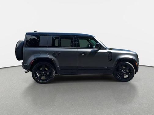 2025 Land Rover Defender 110 V8