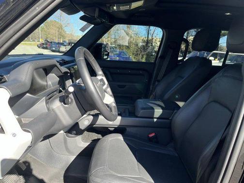 2024 Land Rover Defender 110 P500 SE