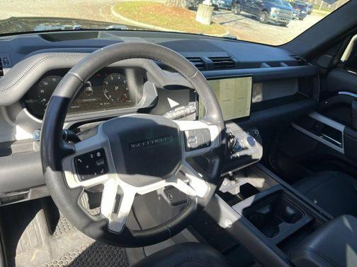 2024 Land Rover Defender 110 P500 SE