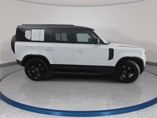 Fuji White 2025 Land Rover Defender 110 P400 X-Dynamic SE