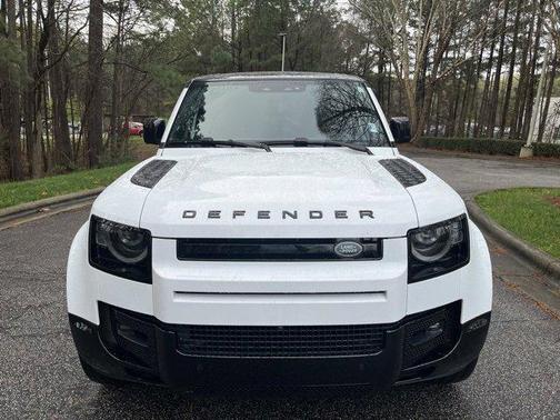 2025 Land Rover Defender 110 P400 X-Dynamic SE