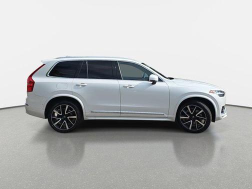 2024 Volvo XC90 B5 Plus Bright Theme