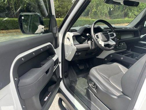 2023 Land Rover Defender 90 S