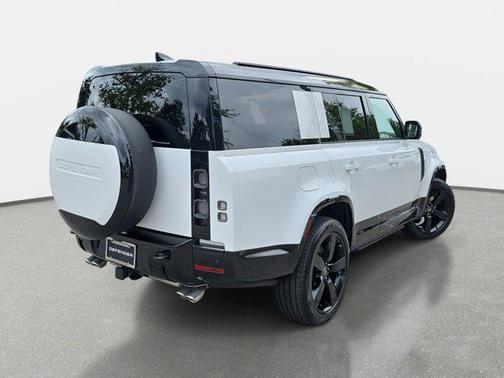 2025 Land Rover Defender V8