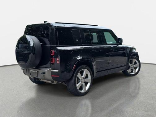 2024 Land Rover Defender 110 P400 X-Dynamic SE