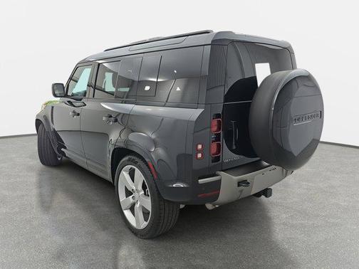 2024 Land Rover Defender 110 P400 X-Dynamic SE