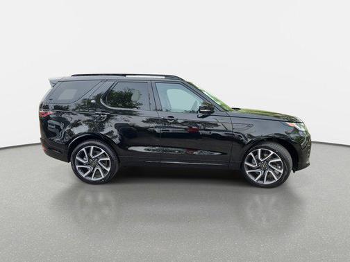 2025 Land Rover Discovery P300 Dynamic SE