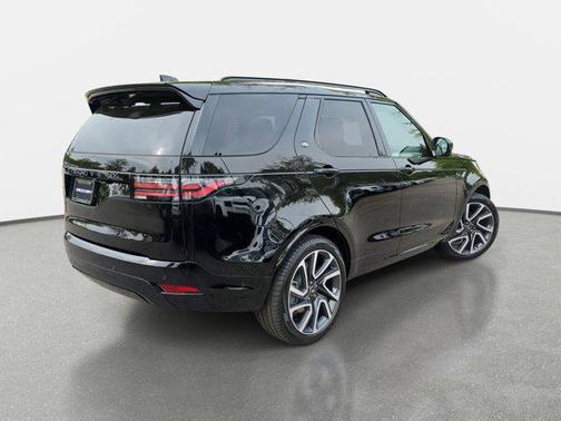 2025 Land Rover Discovery P300 Dynamic SE