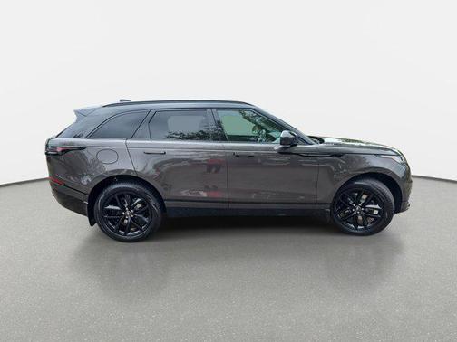 2026 Land Rover Range Rover Velar P250 SE R-Dynamic