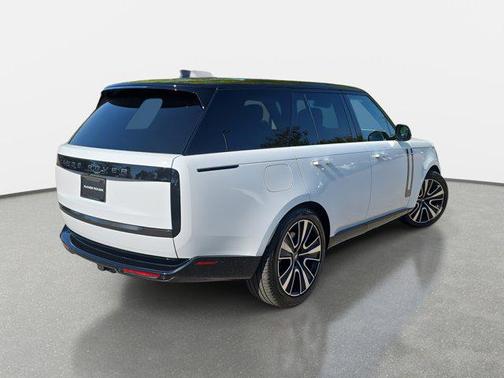 2025 Land Rover Range Rover P530 SE