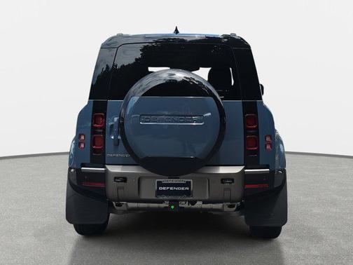 2025 Land Rover Defender 110 P400 X-Dynamic SE