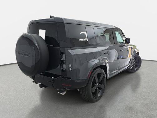 2025 Land Rover Defender 110 V8
