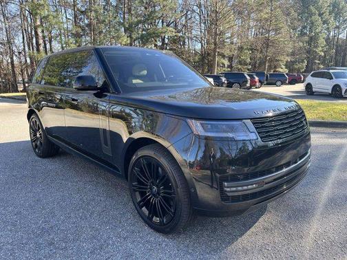 2025 Land Rover Range Rover SE