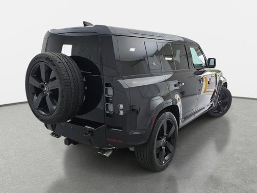 2024 Land Rover Defender 110 V8
