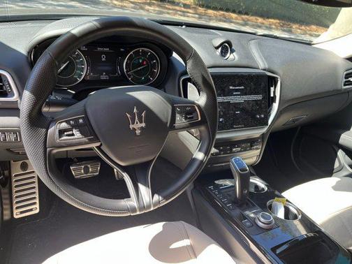 2023 Maserati Ghibli Modena
