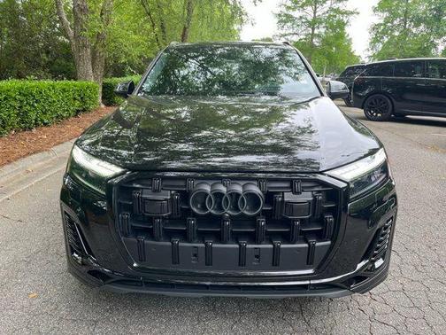 Mythos Black Metallic 2025 Audi Q7 55 Prestige
